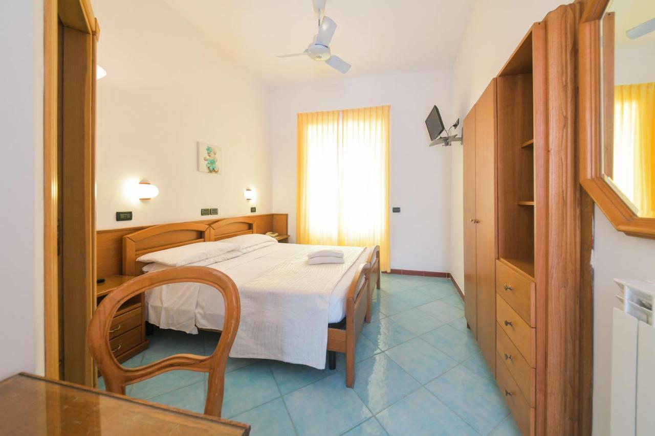 Hotel Pineta Ischia Eksteriør billede